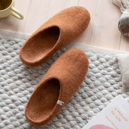 Pantofole e ciabatte in feltro Pantofole e ciabatte in feltro