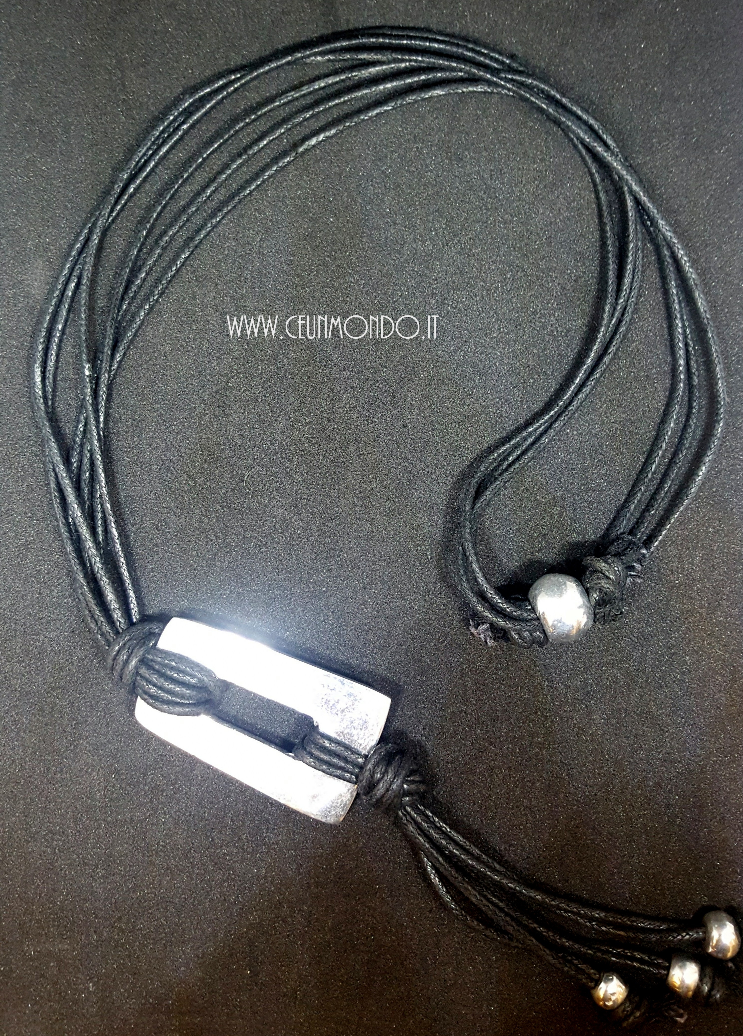 Collana in alluminio riciclato