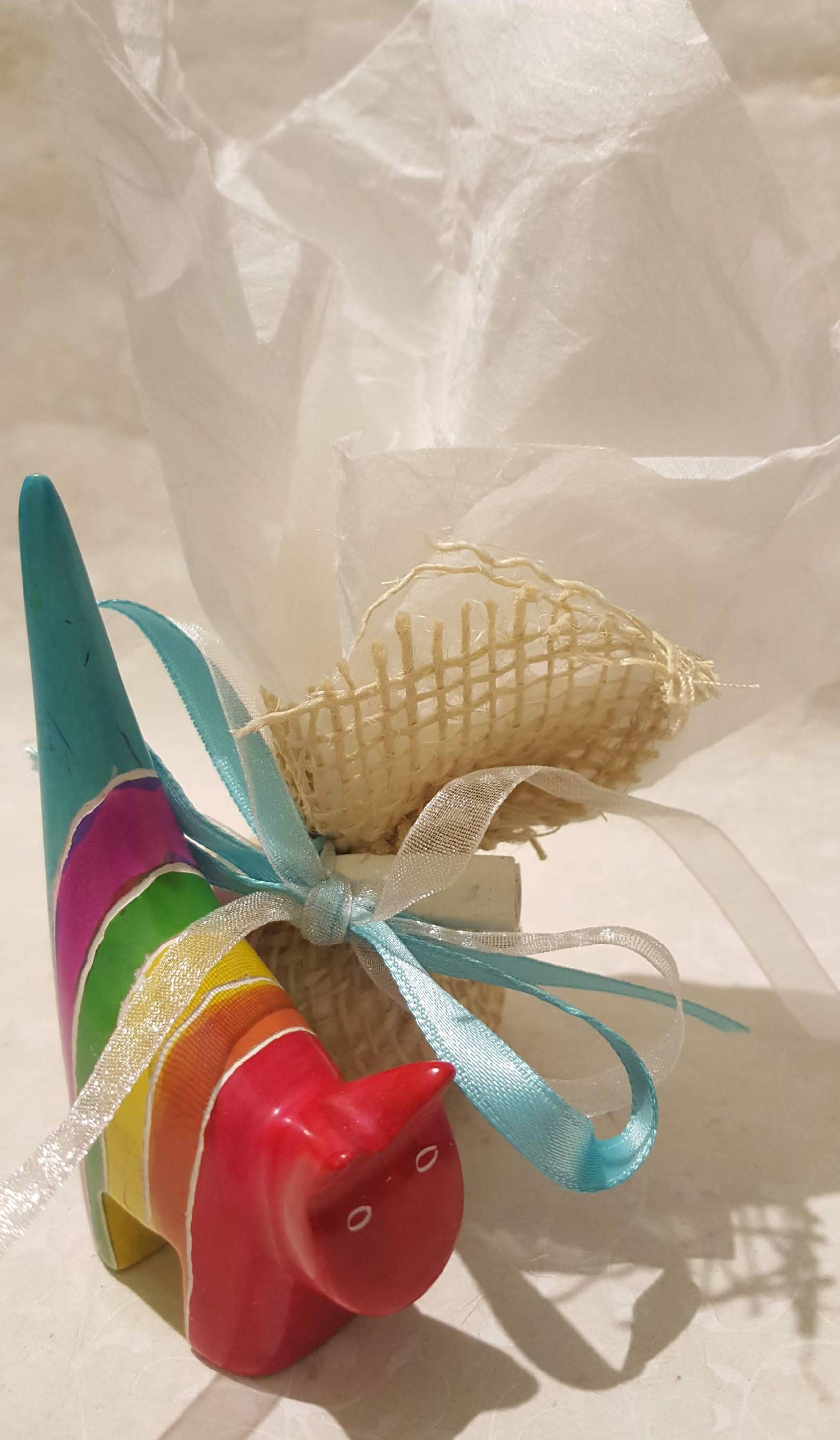 Bomboniera gatto arcobaleno con portaconfetti