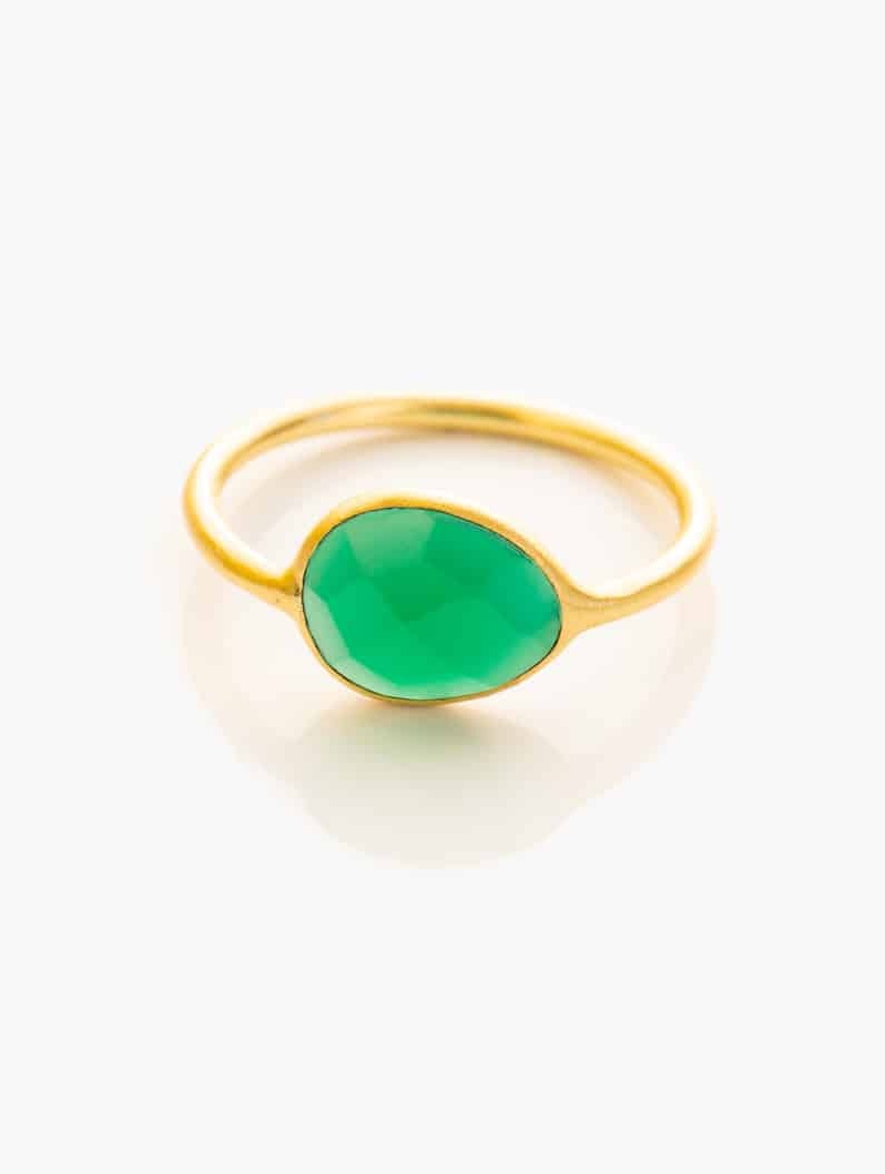 Anello con pietra verde, onice sfaccettata, placcato oro, Hera Mandum