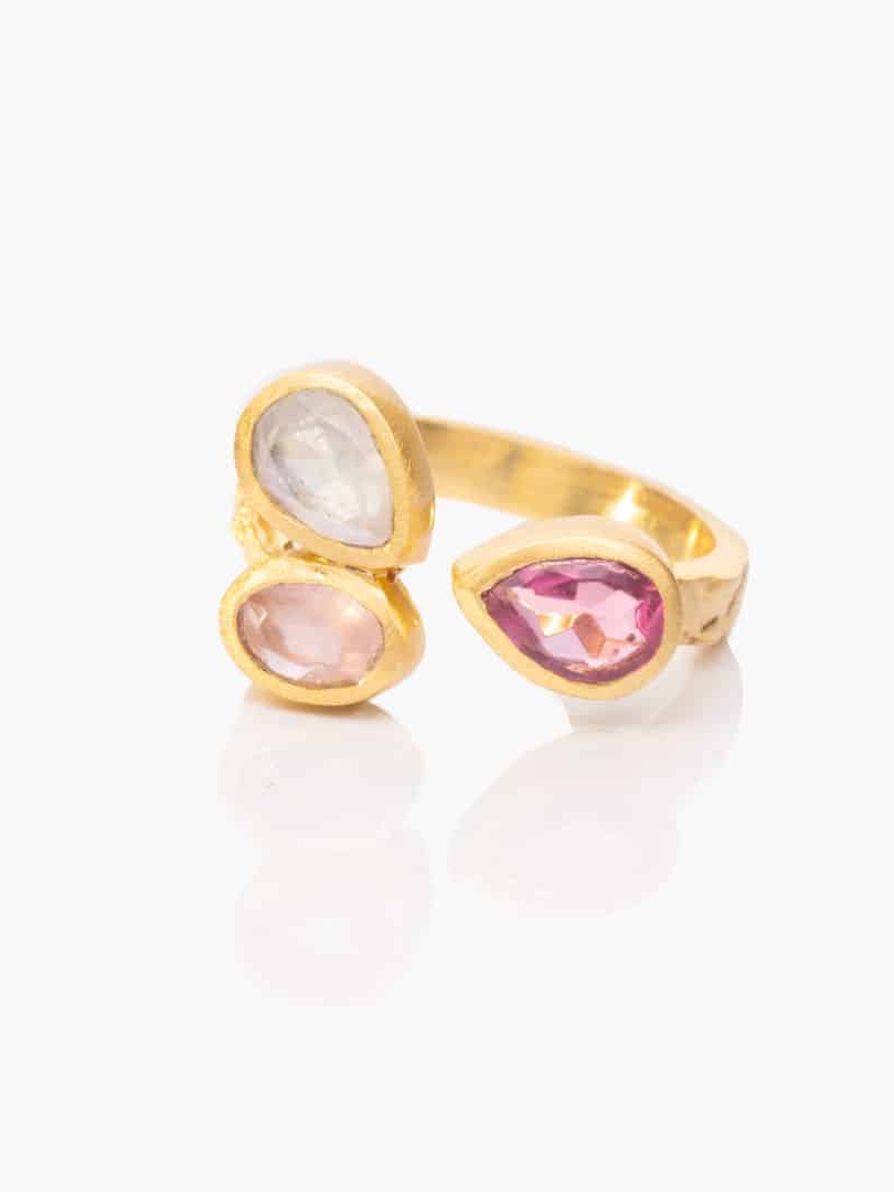 Anello quarzo rosa placcato oro, Darya 3 gocce regolabile