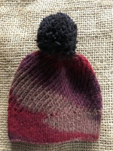 Berretto in Lana di alpaca con pon pon rosso porpora marrone multicolore