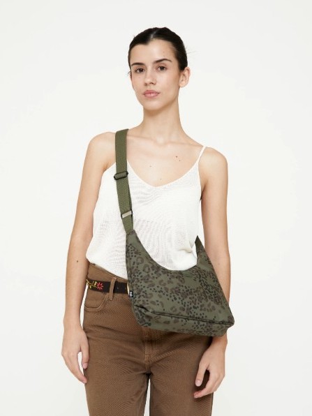 Borsa tracolla mezzaluna BICO in tessuto stampato ecofriendly Verde Lefrik