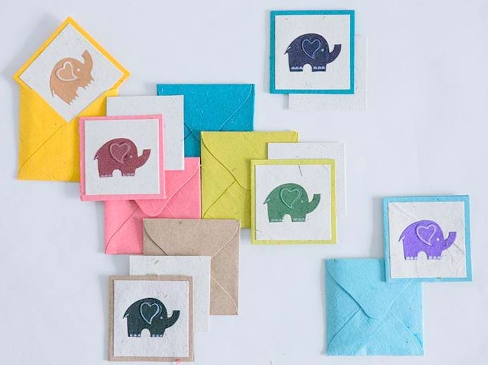 Bigliettino auguri elefanti in Dung Paper - cacca di elefante riciclata tinta unita