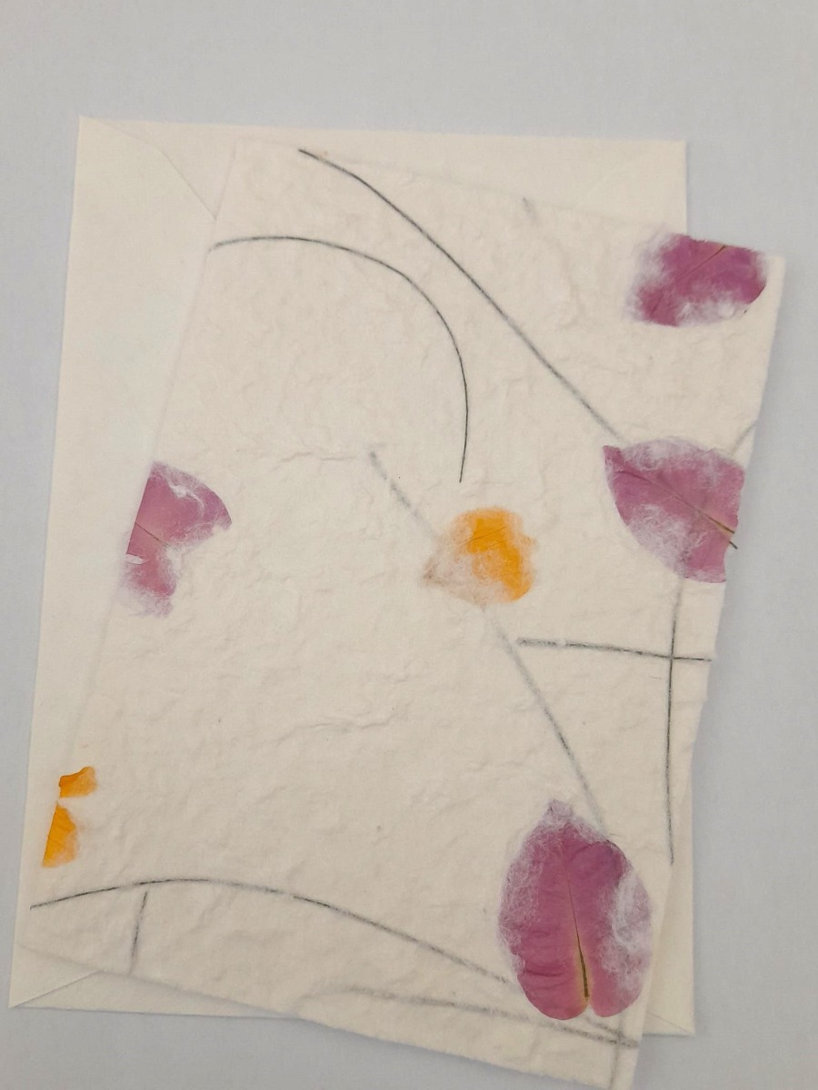Biglietto auguri in carta di gelso decorato PETALI
