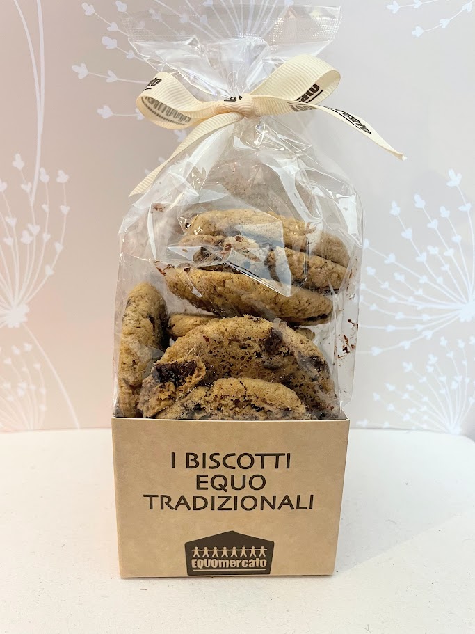 Biscottoni con noci dell'Amazzonia e cioccolato