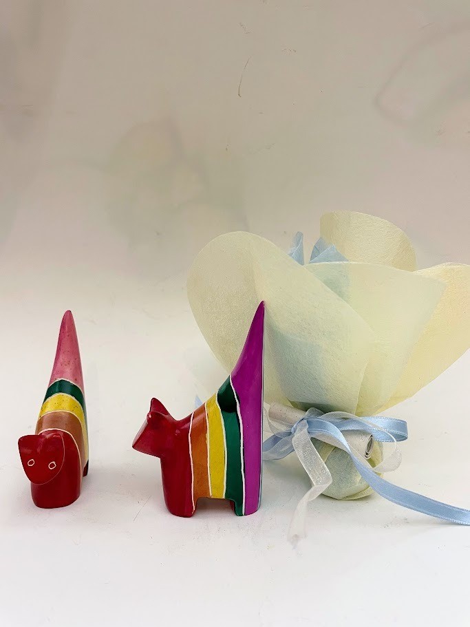 Bomboniera con gatto stilizzato e porta confetti bocciolo