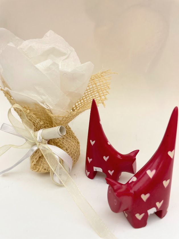 Bomboniera con gatto piccolo stilizzato rosso e porta confetti
