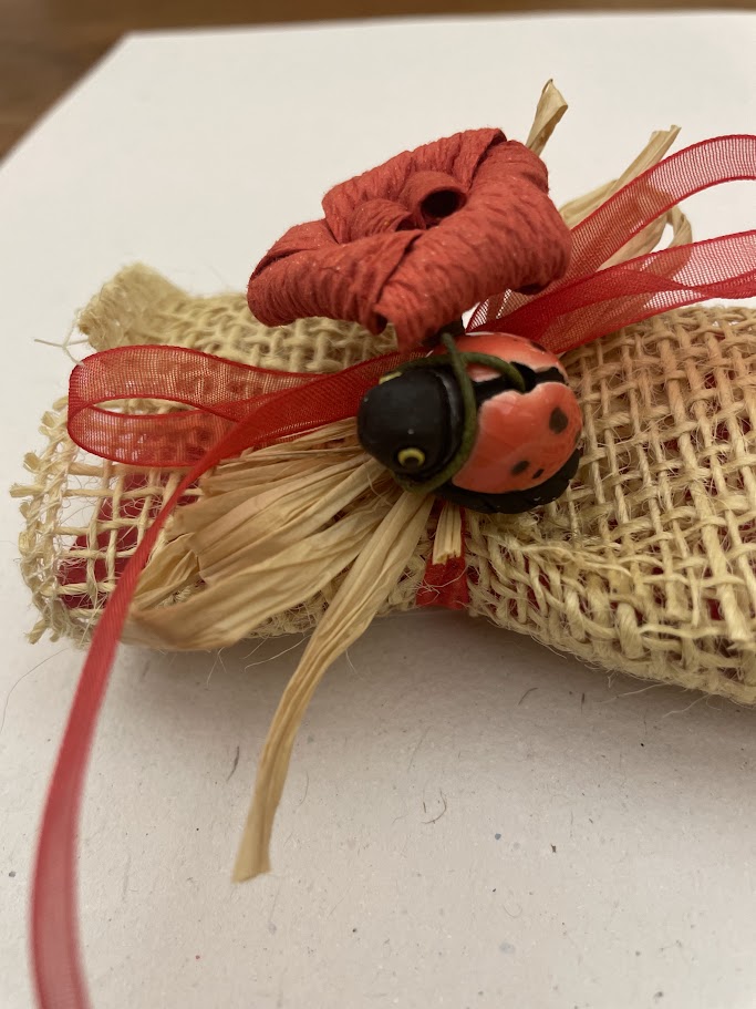 Bomboniera laurea con coccinella e porta confetti