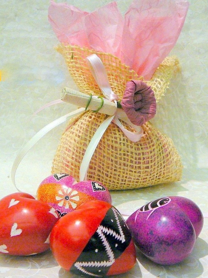 Bomboniera con cuore in pietra in protaconfetti in rosa