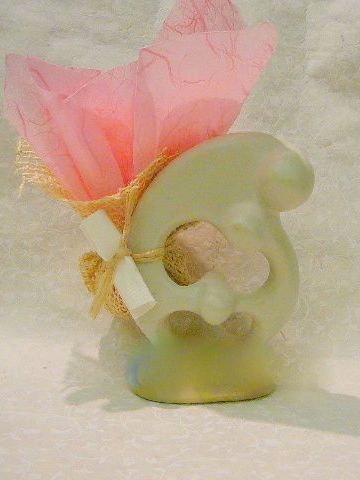 bomboniera con statua famiglia e portaconfetti rosa