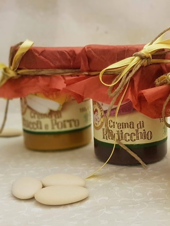 Bomboniera gastronomica con conserva e porta confetti