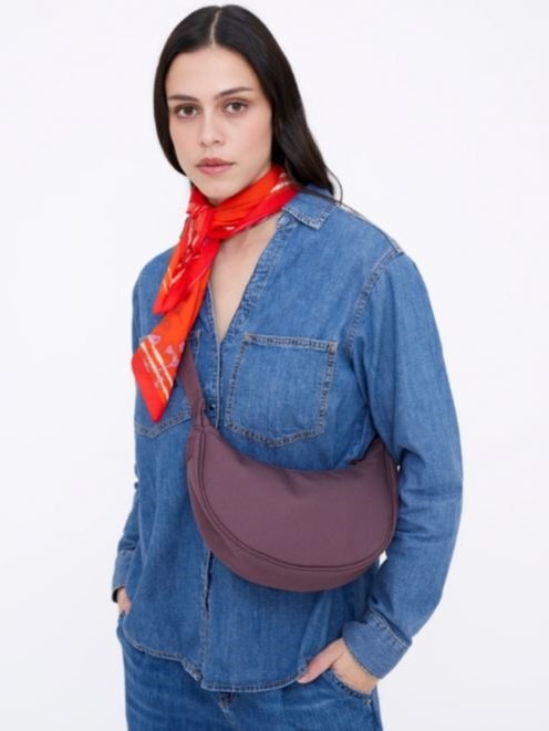 Borsa marsupio mezzaluna LUA in tessuto ecofriendly Maroon bordeaux Lefrik.