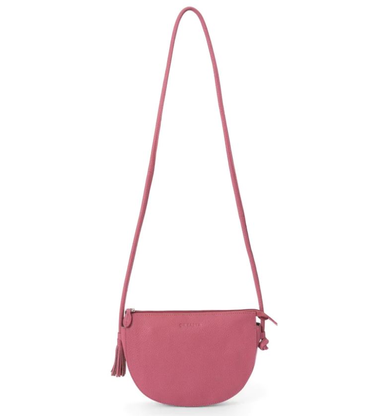 Borsetta rosa antico in pelle a mezzaluna con tracolla