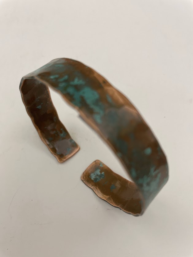 Bracciale di rame ossidato martellato piccolo - Hoiko