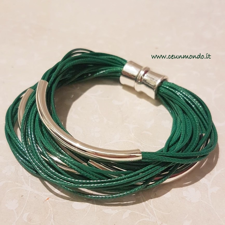 Bracciale multifili in alluminio e chiusura magnetica in Verde scuro - Culture Mix