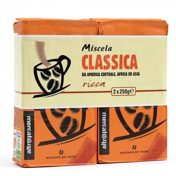 ACPCU TASTE FAIR AFRICA Nella regione di Ankole, in Uganda, si coltiva caffè biologico a 1.600 metri, su un terreno vulcanico che garantisce un’ottima qualità e un aroma eccellente. Come ai tempi del leggendario re Ndahupa, i contadini soci di ACPCU curan