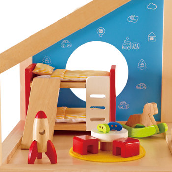 Cameretta dei bambini nella casa delle bambole