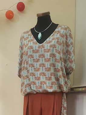 Camicia fantasia fiore stilizzato in viscosa
