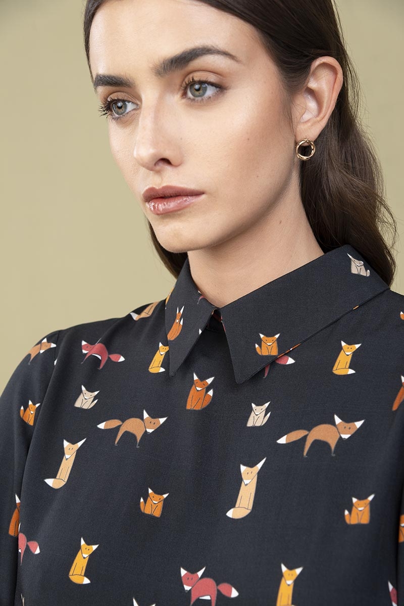 Camicia con zip sulla schiena ELETTRA - Nera con volpi - Quid