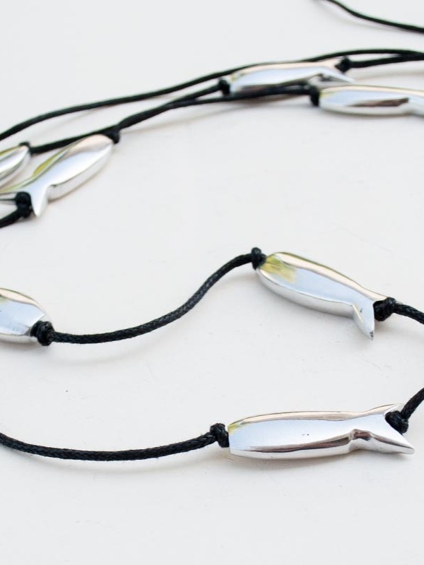 Collana sardine in alluminio riciclato.
