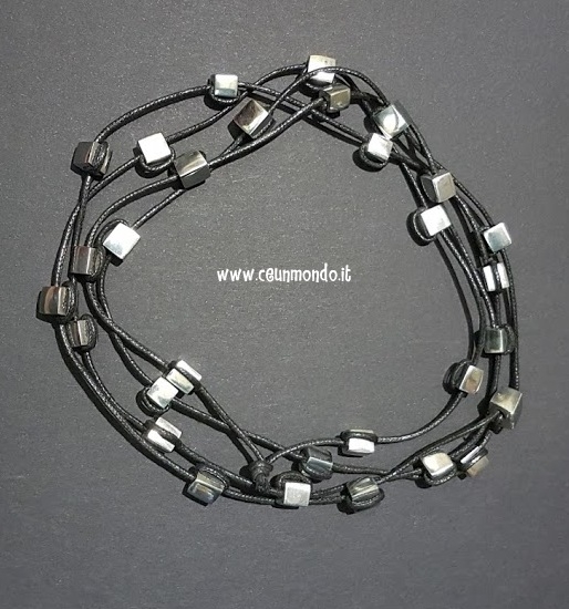 Collana lunga in alluminio dadi e corda in cotone