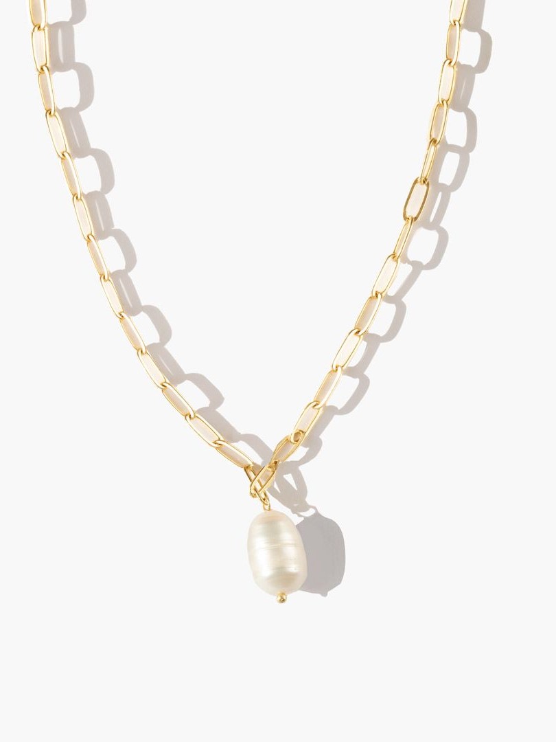 Collana dorata a catena con ciondolo perla Marv