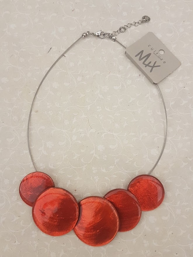 Collana girocollo cerchi in madreperla e resina corallo - Culture Mix