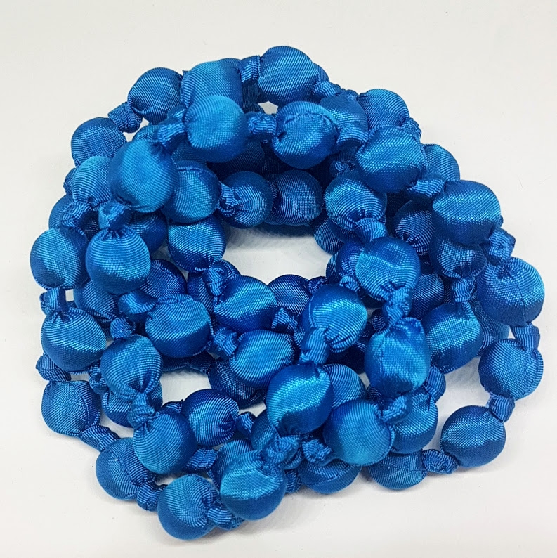 Collana in seta Azzurra nodi