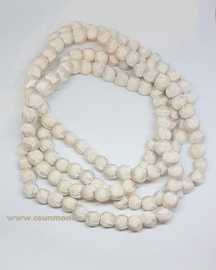 Collana in seta Bianca