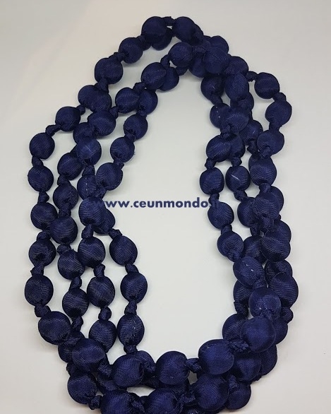 Collana in seta blu nodi