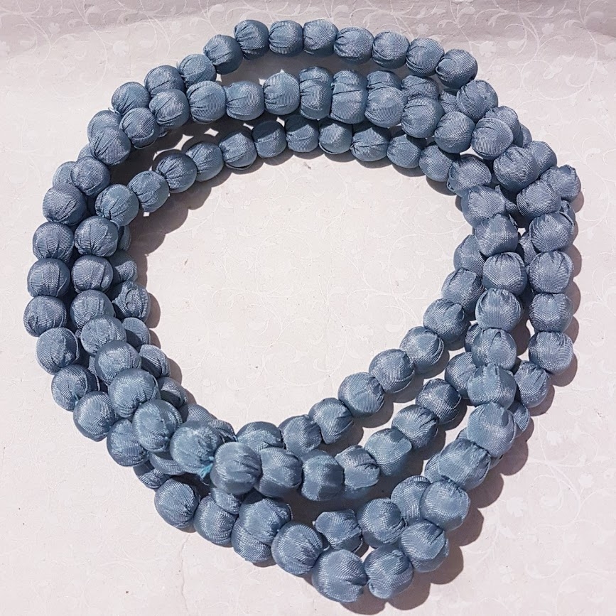 Collana in seta DOAN Azzurro chiaro