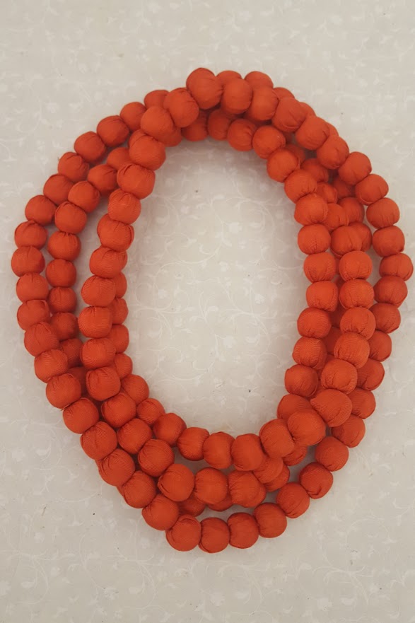 Collana in seta doan rosso corallo