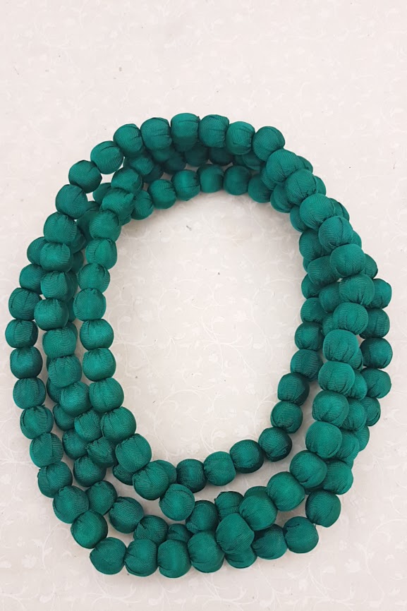 Collana in seta Doan Verde smeraldo
