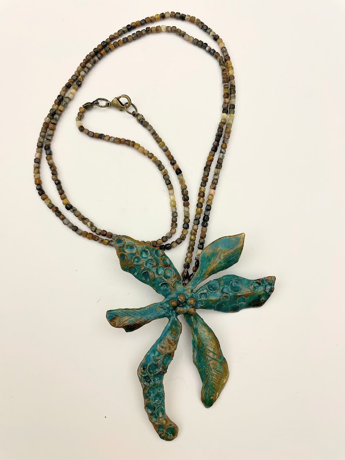 Collana lunga con ciondolo grande FIORE in rame ossidato - Hoiko