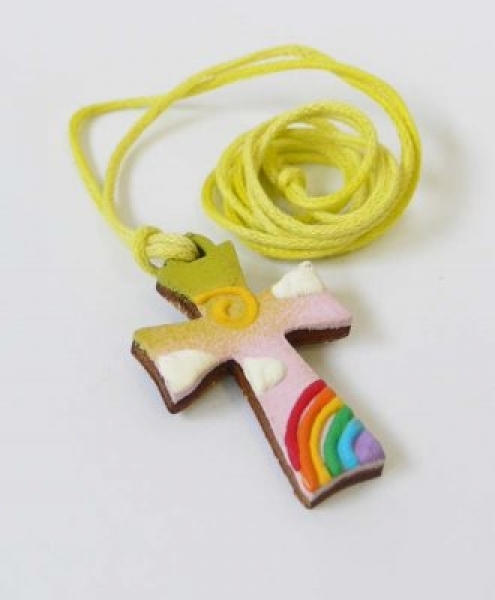 Croce a ciondolo arcobaleno