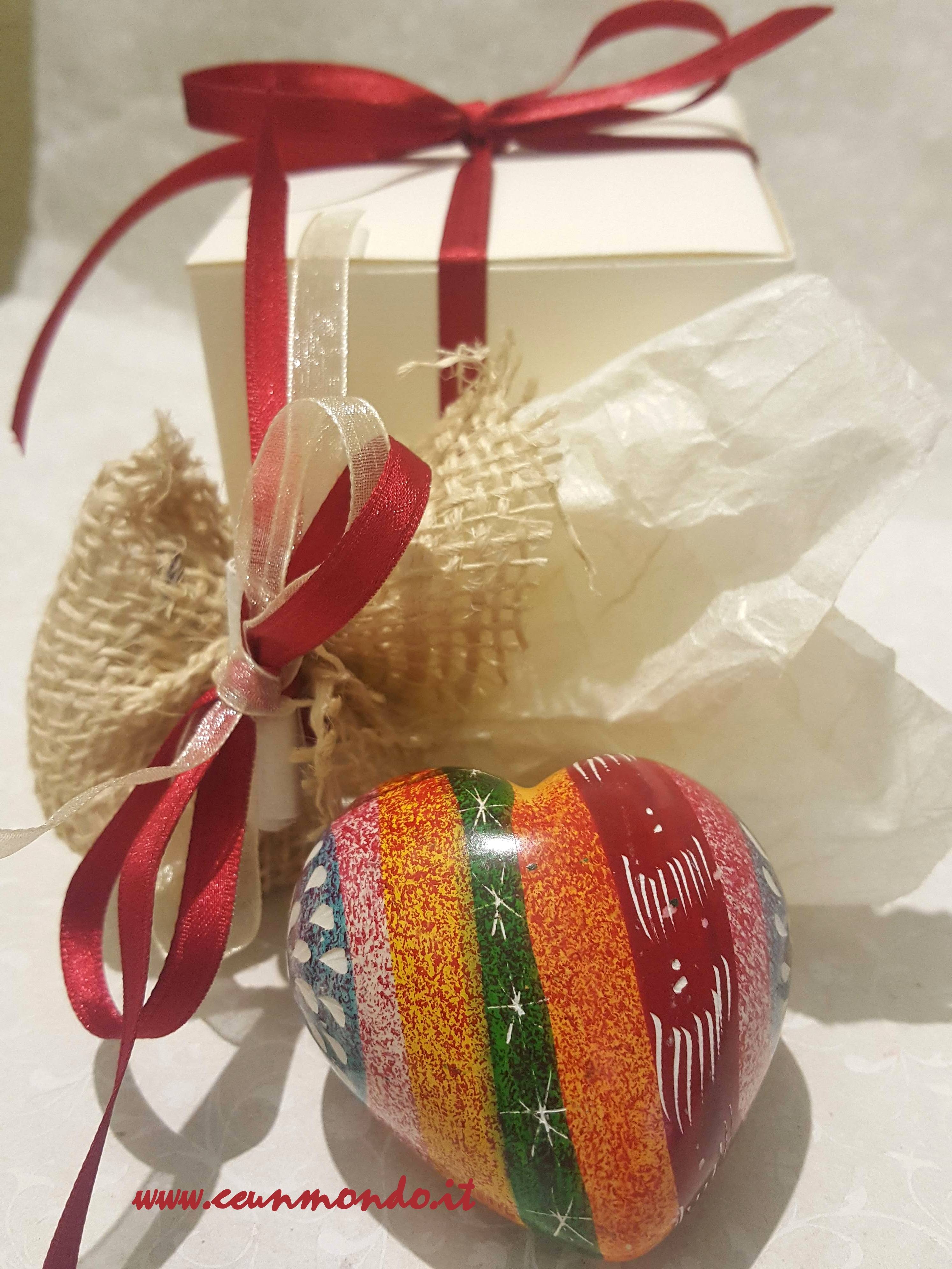 Bomboniera cuore in pietra saponaria 6x6cm con porta confetti in scatola