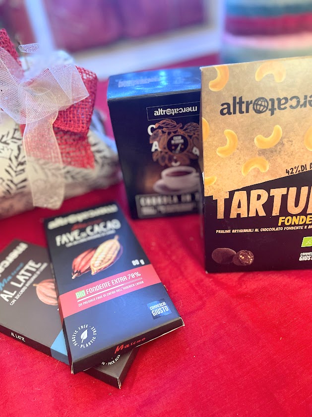 Dolci tentazioni al cioccolato confezione regalo Natale in pacchetto