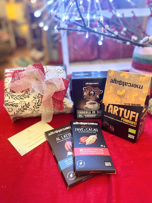 Dolci tentazioni al cioccolato confezione regalo Natale in pacchetto