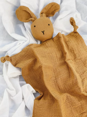 Doudou per neonati in cotone Bio Coniglietto giallo ocra