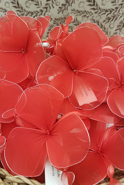 Fiore bomboniera aralya rosso