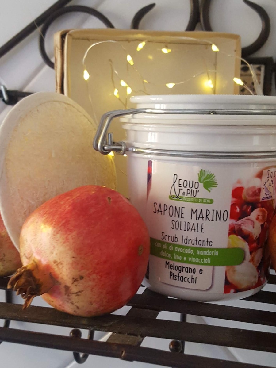 Sapone marino idea regalo con spugna di loofa in confezione regalo