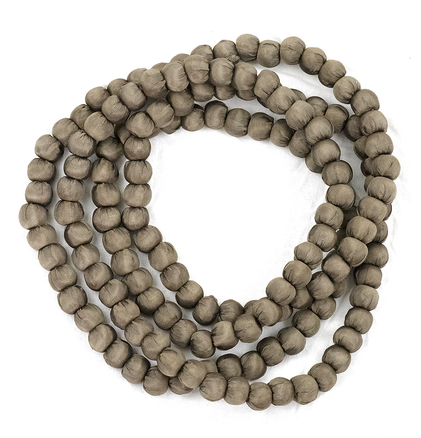 Collana in seta Grigio terra