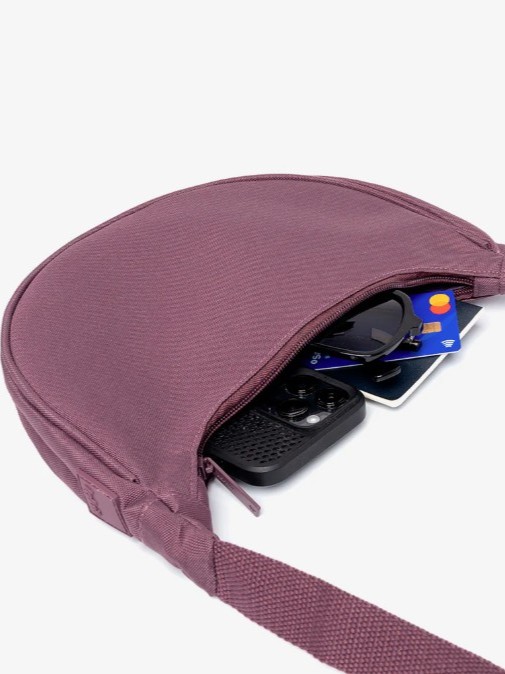 Borsa marsupio mezzaluna LUA in tessuto ecofriendly Maroon bordeaux Lefrik.