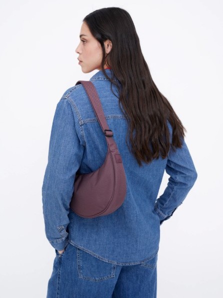 Borsa marsupio mezzaluna LUA in tessuto ecofriendly Maroon bordeaux Lefrik.