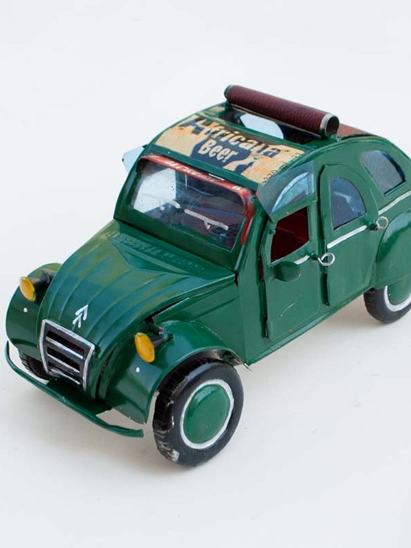 Macchina 2CV in latta riciclata grande