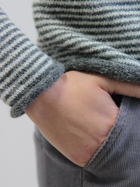 Maglione girocollo Edera in baby alpaca righe grigio bianco On Earth