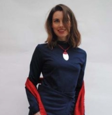Maglia collo a vulcano in cotone biologico elasticizzato Rakhi Nera