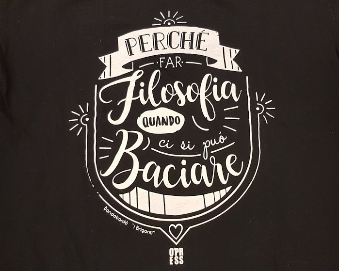 T-shirt Bandabardò Baciarsi Nera donna - cotone BIO - O'press con Pin