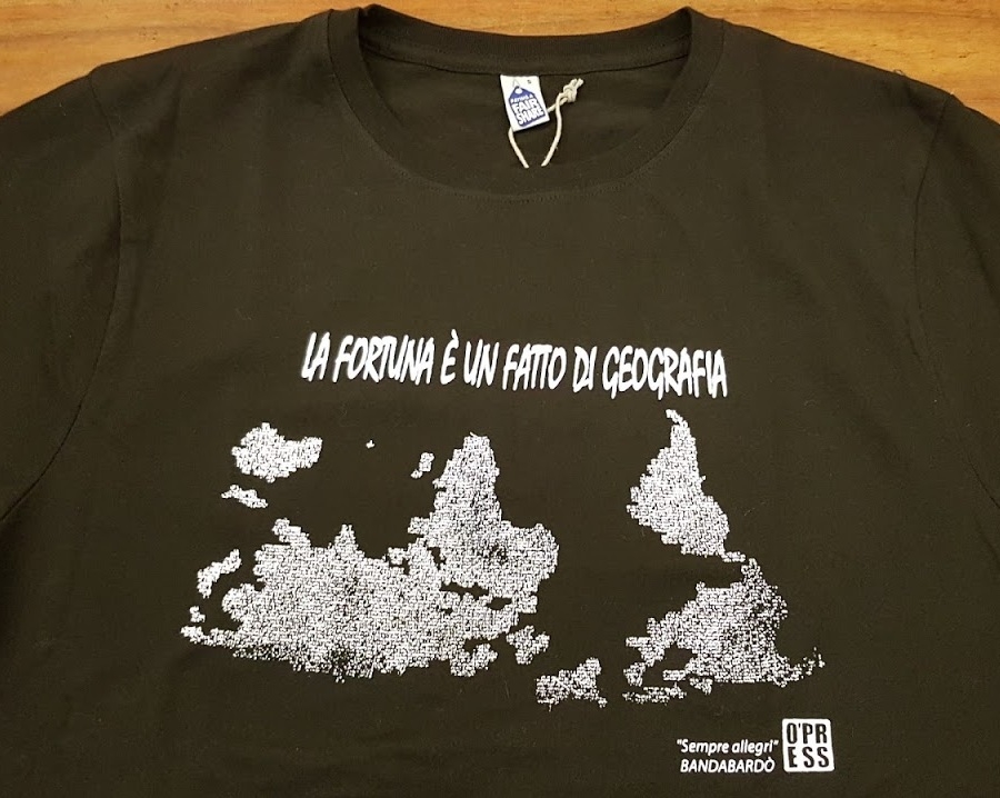 T-shirt LA FORTUNA E' UN FATTO DI GEOGRAFIA - Sempre allegri - Bandabardò Nera